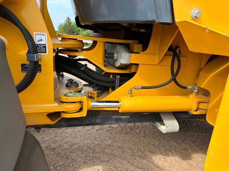 2014-deere-344k-image-24