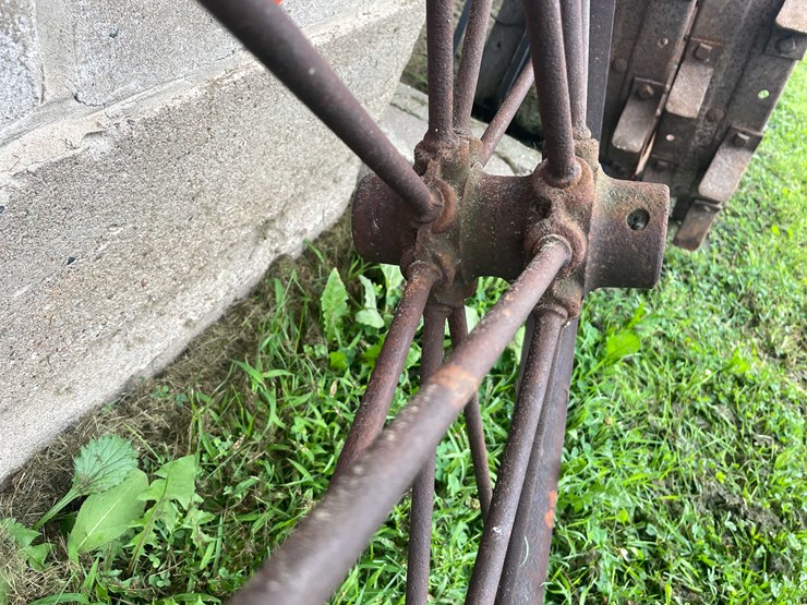 #7487-•-vintage-metal-spoke-tractor-tire-image-8