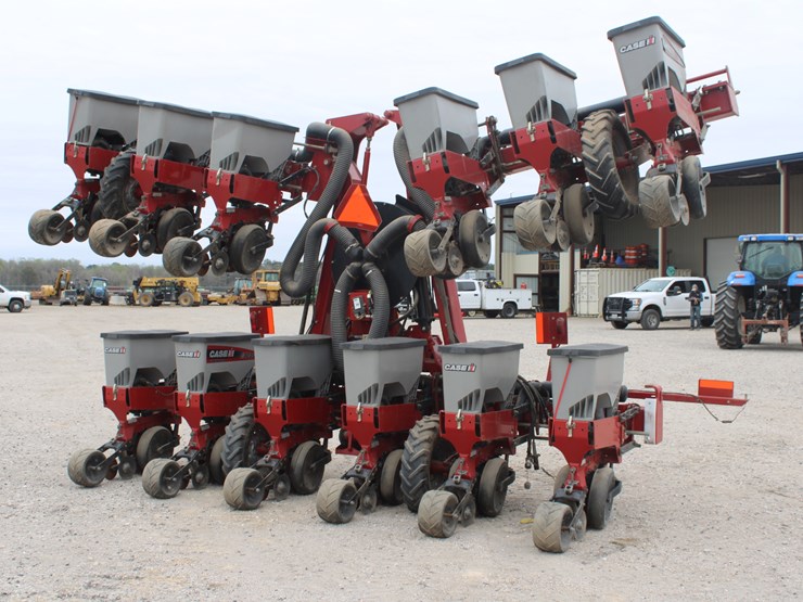 2014-case-ih-1235-image-1