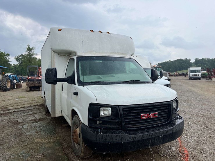 2013-gmc-3500-image-5