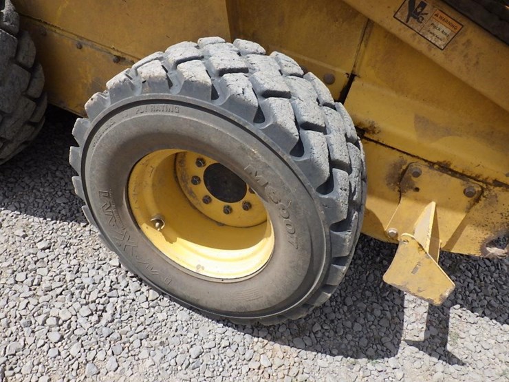 john-deere-skid-steer-loader-image-28