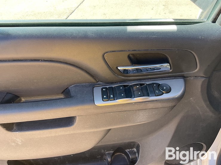 2014-chevrolet-tahoe-image-18