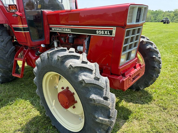 ih-956-xl-mfwd-image-14