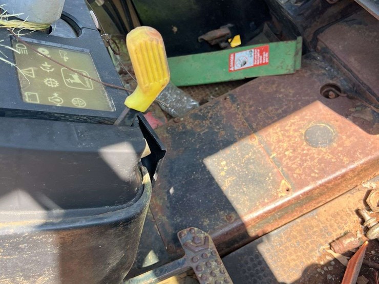 john-deere-2750-image-32