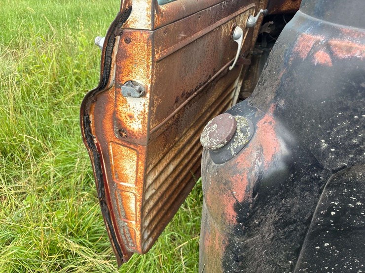 chevy-400-truck-with-minneapolis-moline-corn-sheller-image-64