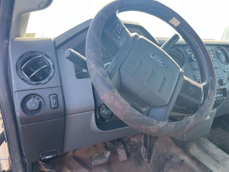 2012-ford-f250-xl-image-39