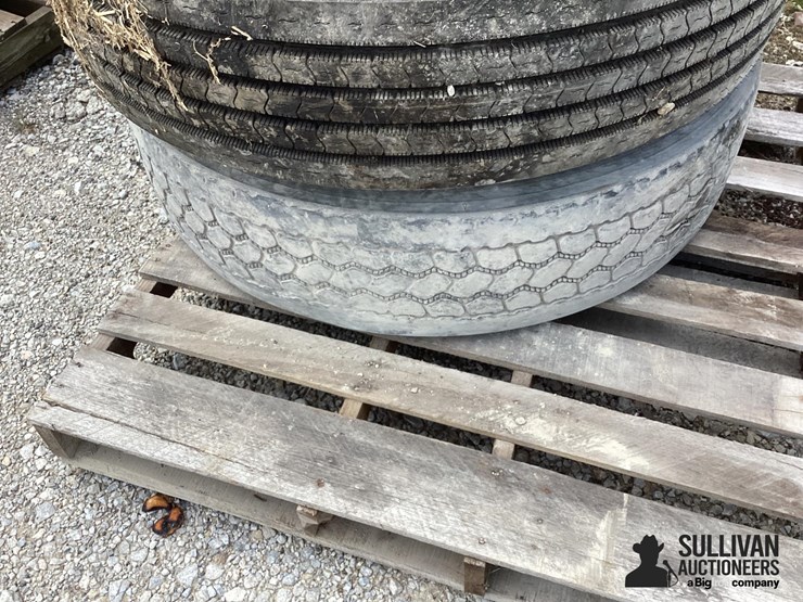 285/75r24.5-tires-&-rims-image-9