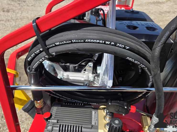 2025-magnum-4000-series-hot-water-pressure-washer-image-6