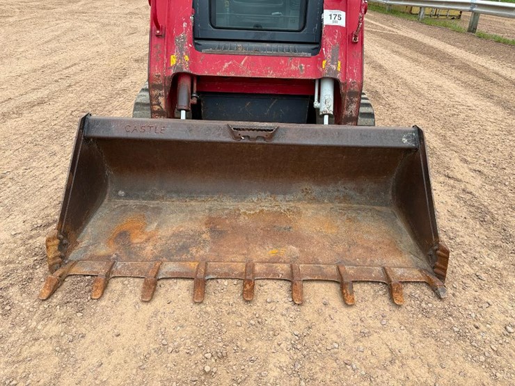 2015-takeuchi-tl12-image-16