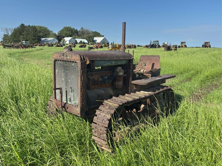 caterpillar-fifteen-crawler-image-1