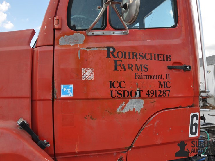 1991-freightliner-flc112-t/a-truck-tractor-image-13