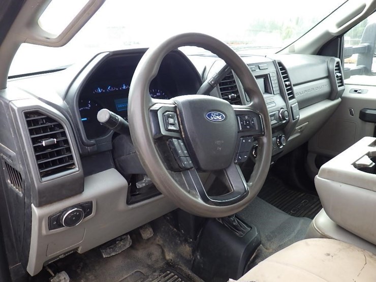 2019-ford-f550-image-18