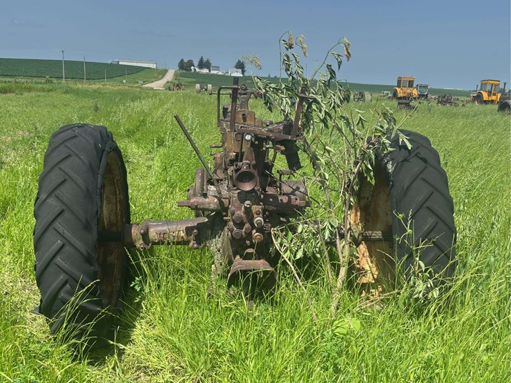 john-deere-model-b-image-4