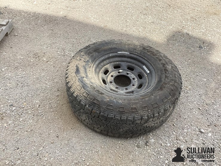 265/75r16-tire-&-rim-image-8
