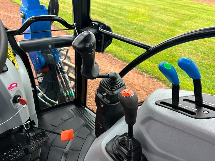 2022-new-holland-workmaster-55-image-57