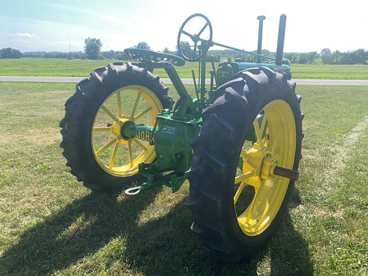 john-deere-b-image-4