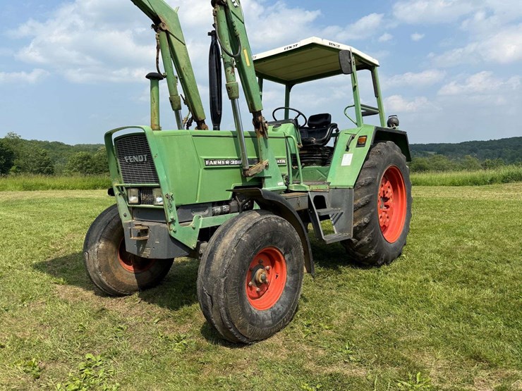 low-hour-fendt-306ls-with-loader-image-2
