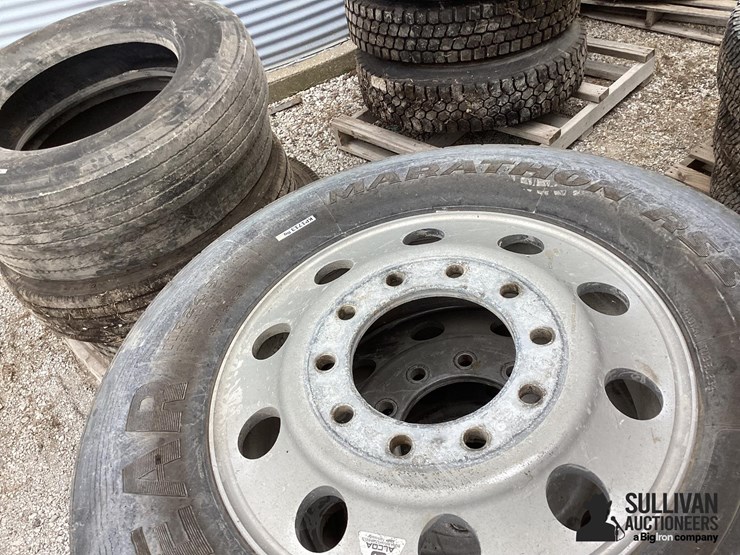 11r24.5-tires-&-rims-image-13
