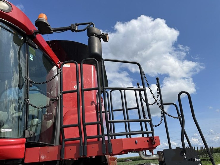 2010-case-ih-8120-image-10