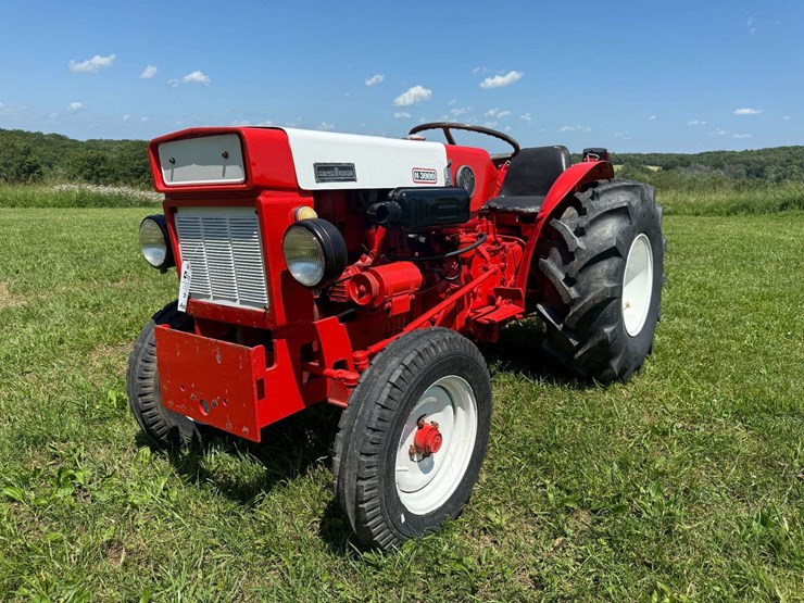 spanish-astoa-vineyard-tractor-nos!-image-1