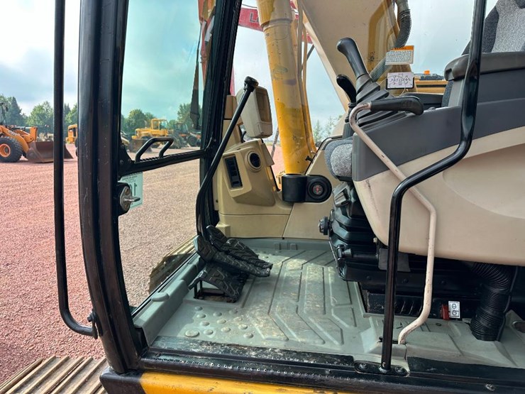 2003-caterpillar-312cl-image-48