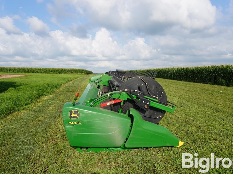 2019-john-deere-740fd-image-4