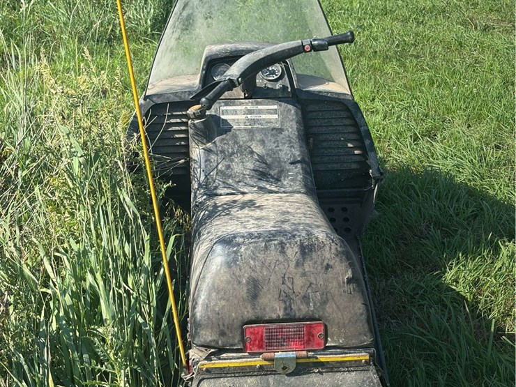 john-deere-440-liquifire-snow-mobile-image-7