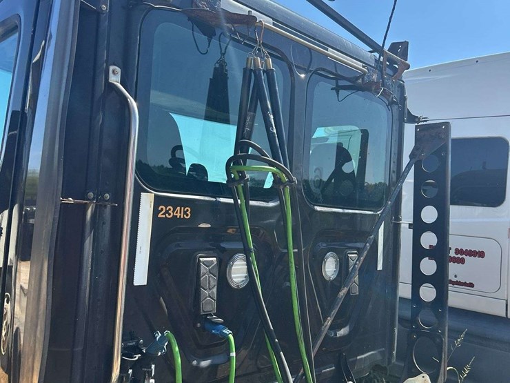 2017-freightliner-daycab-truck-front-cut-off-*inop-image-14