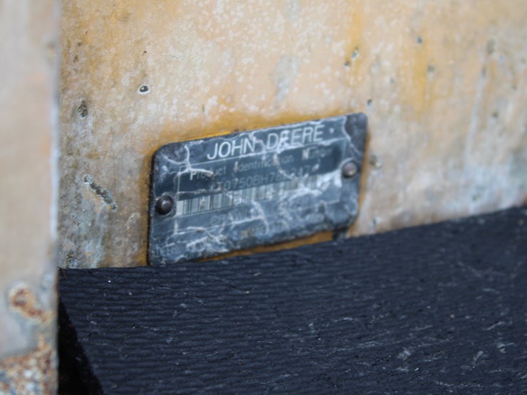 1992-deere-750b-image-10