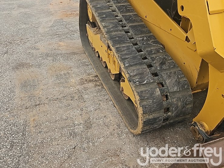 2017-caterpillar-259d-image-14