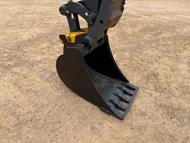 2021-deere-60g-image-40