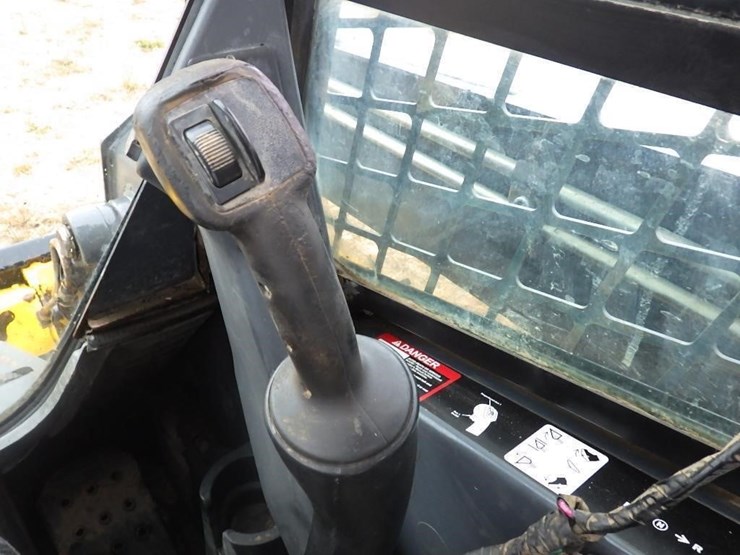 john-deere-319dt-skid-steer-tracked-loader-image-19