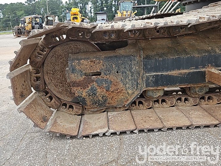 2011-deere-250g-lc-image-10