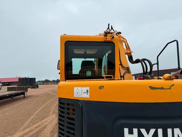 2013-hyundai-hx145-lcr-image-24