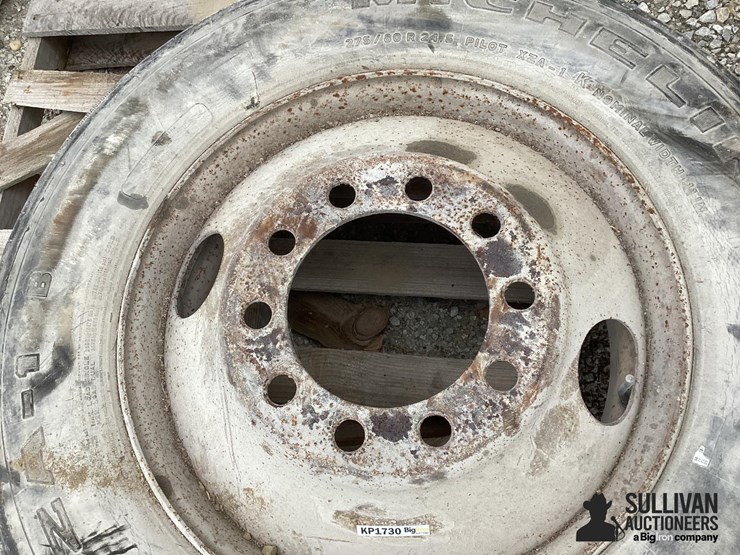 275/80r24.5-tire-&-rim-image-12