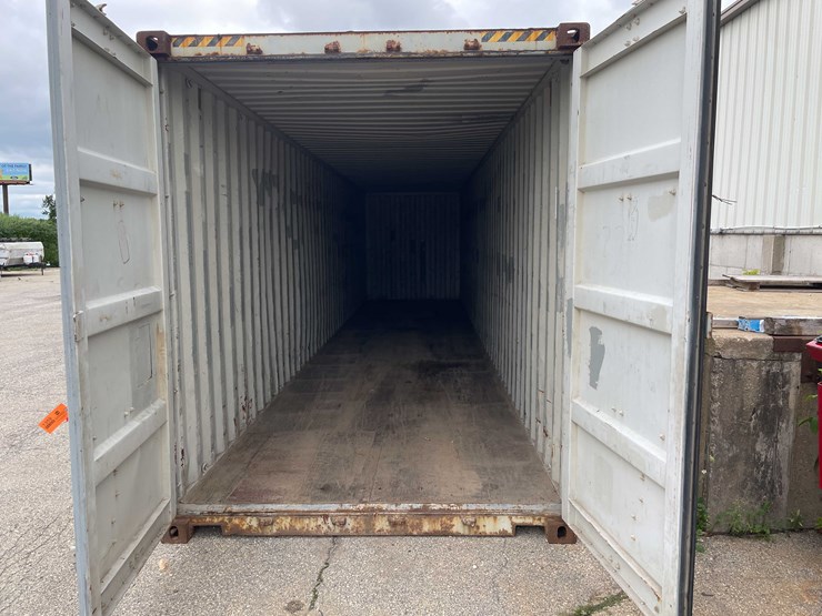 #1359-•-40'-shipping-container-(of)-image-11