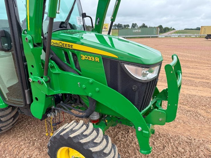 2020-john-deere-3033r-image-27