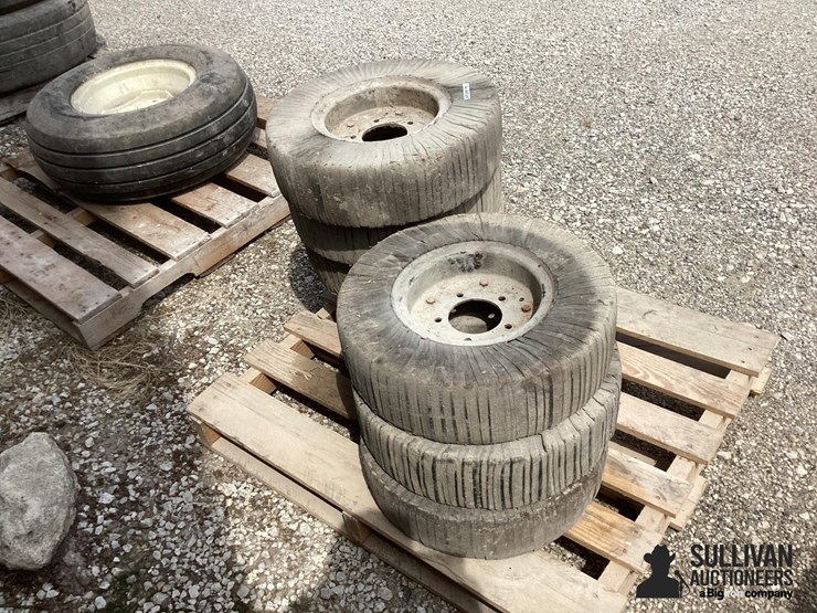 20”x5.5”-laminated-tires-image-9