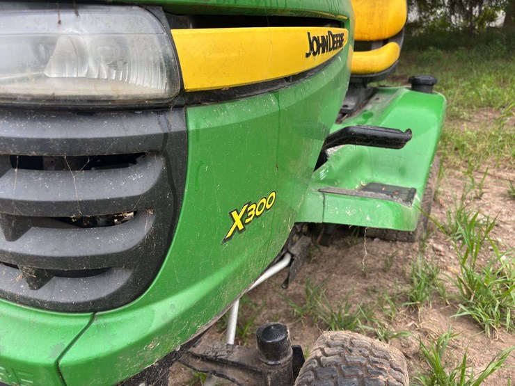 john-deere-x300-image-17