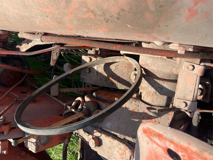 allis-chalmers-with-sickle-mower-image-38