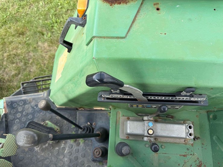 low-hour-fendt-306ls-with-loader-image-26