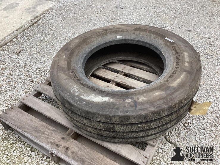 305/70r22.5-tire-image-8