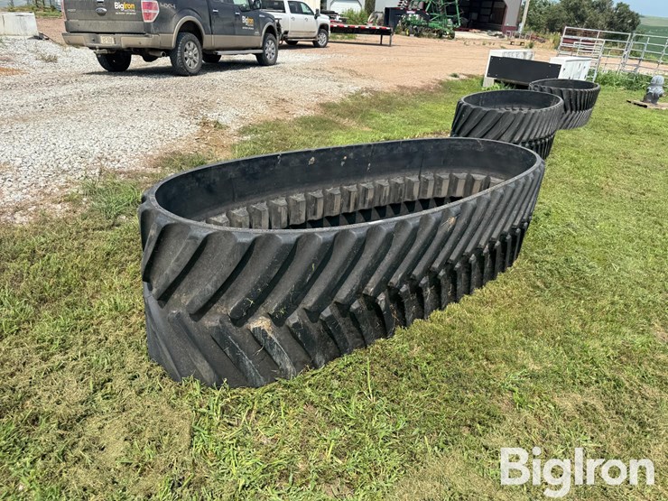 goodyear-30"-quad-track-track-image-3