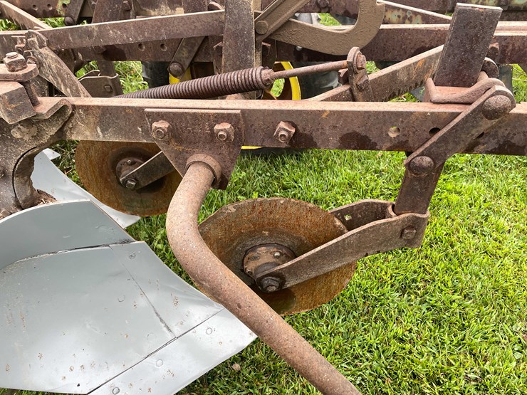 #7465-•-john-deere-3-bottom-plow-image-13