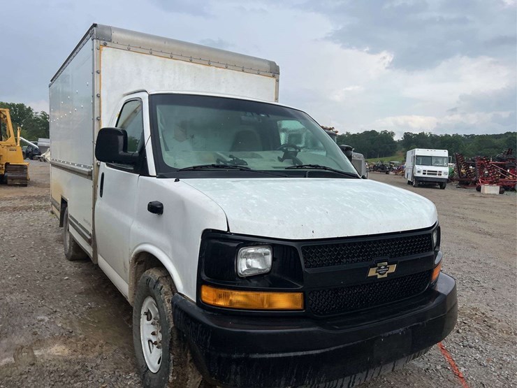 2010-gmc-3500-image-5