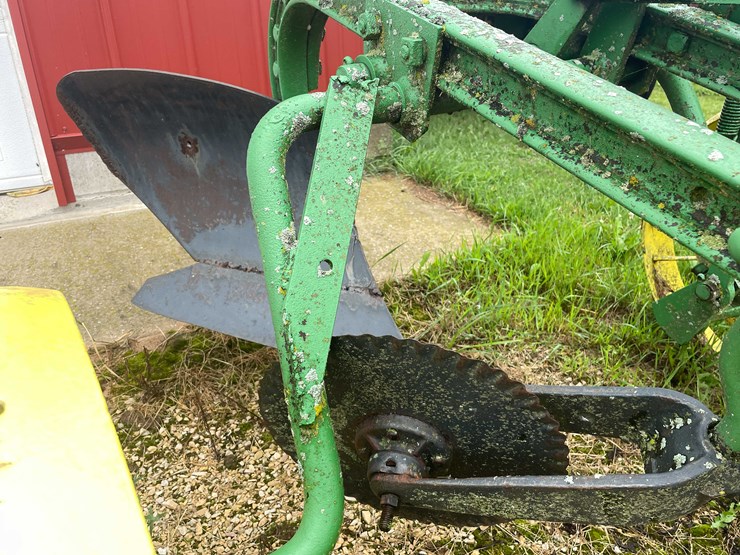 #6694-•-john-deere-moldboard-plow-image-6