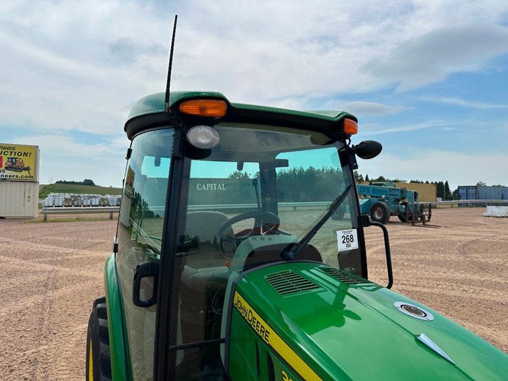 2018-john-deere-3033r-image-16