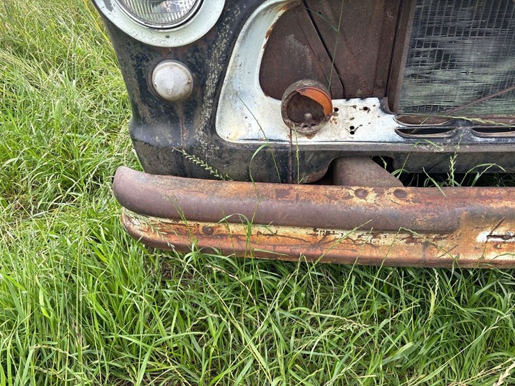 chevy-400-truck-with-minneapolis-moline-corn-sheller-image-36