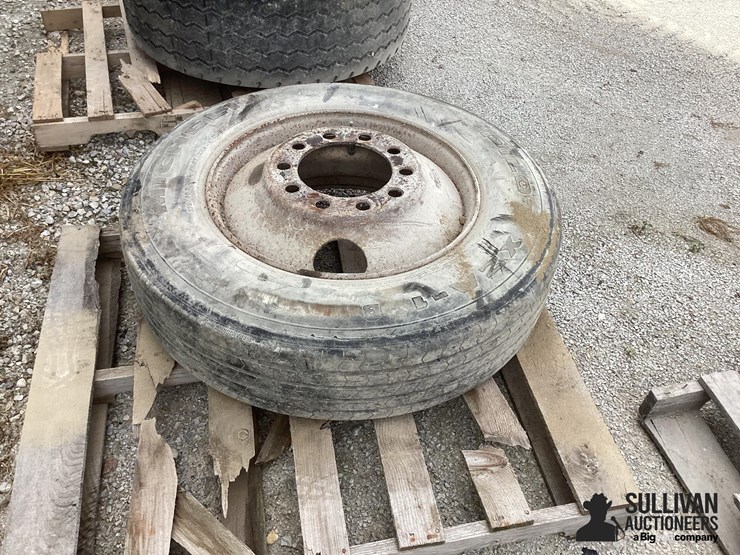 275/80r24.5-tire-&-rim-image-7