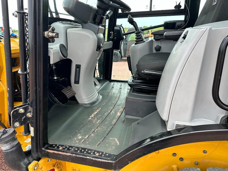 2019-caterpillar-906m-image-43